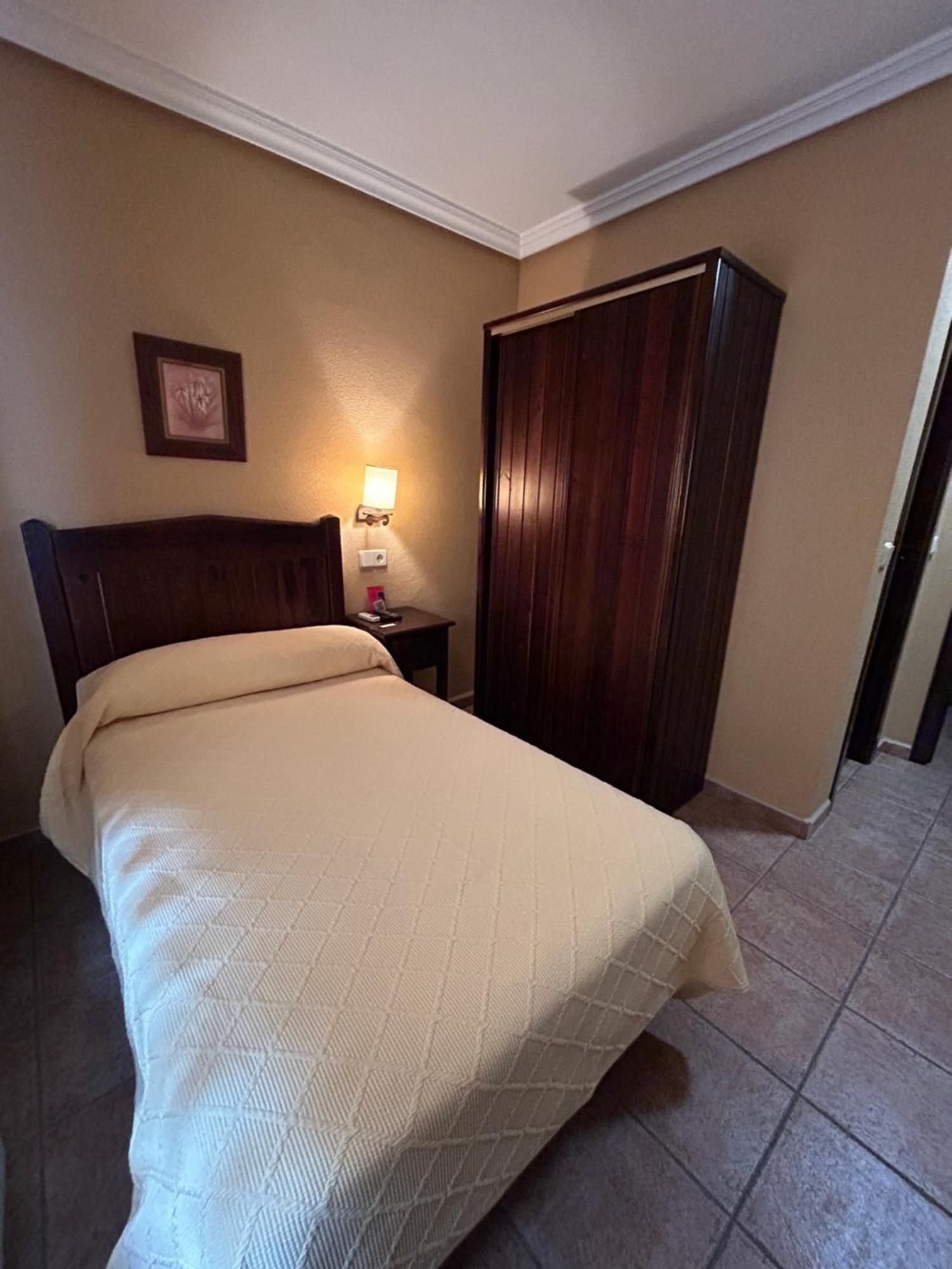 Hostal Restaurante Morote Cano Lezuza Luaran gambar
